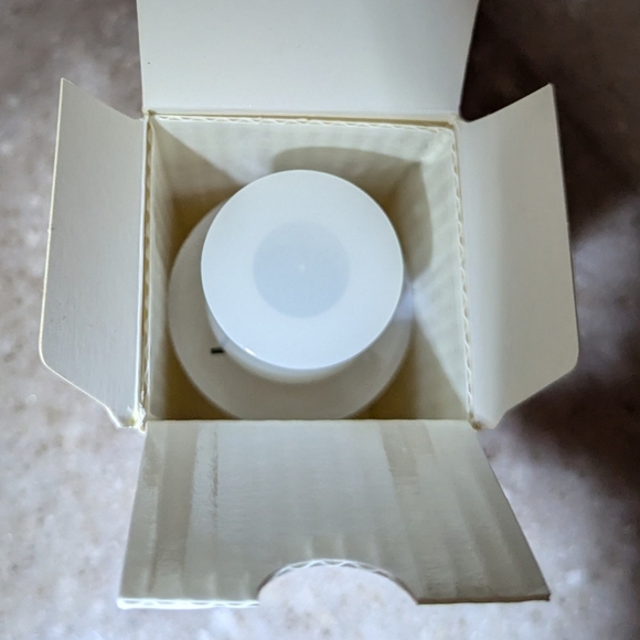 NIB KENNETH COLE ๐ค WHITE ๐ค Perfume for Women - Picture 3 of 3